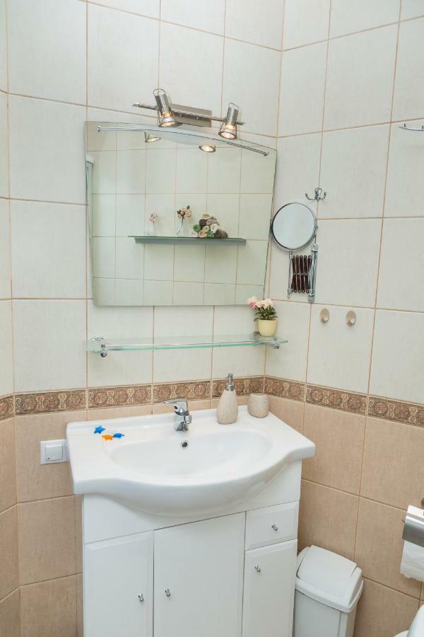 Apartamento Baltic Amber In Diplomatic District & Free Parking Riga Exterior foto